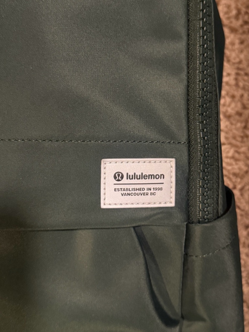 NWT Lululemon Athletica Women's Dark Green Everyday Backpack 21L - Picture 7 of 9